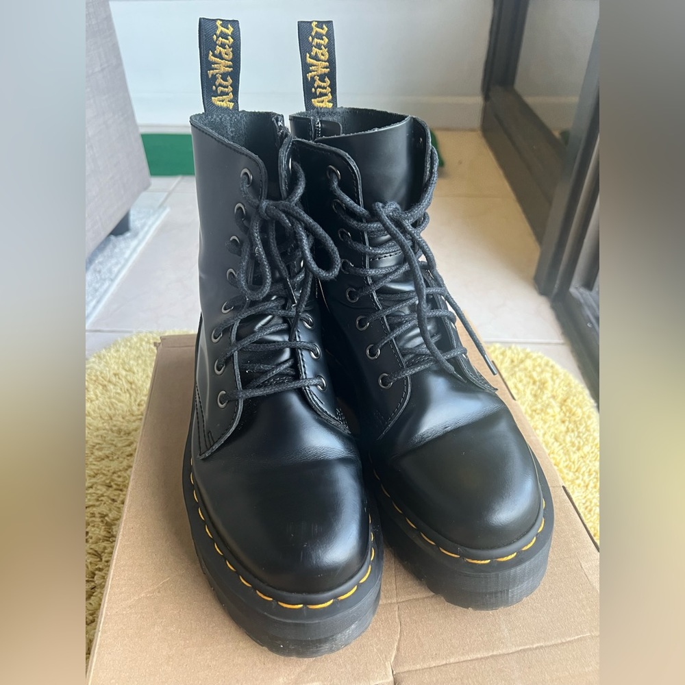 Dr. Martens Jadon Platform